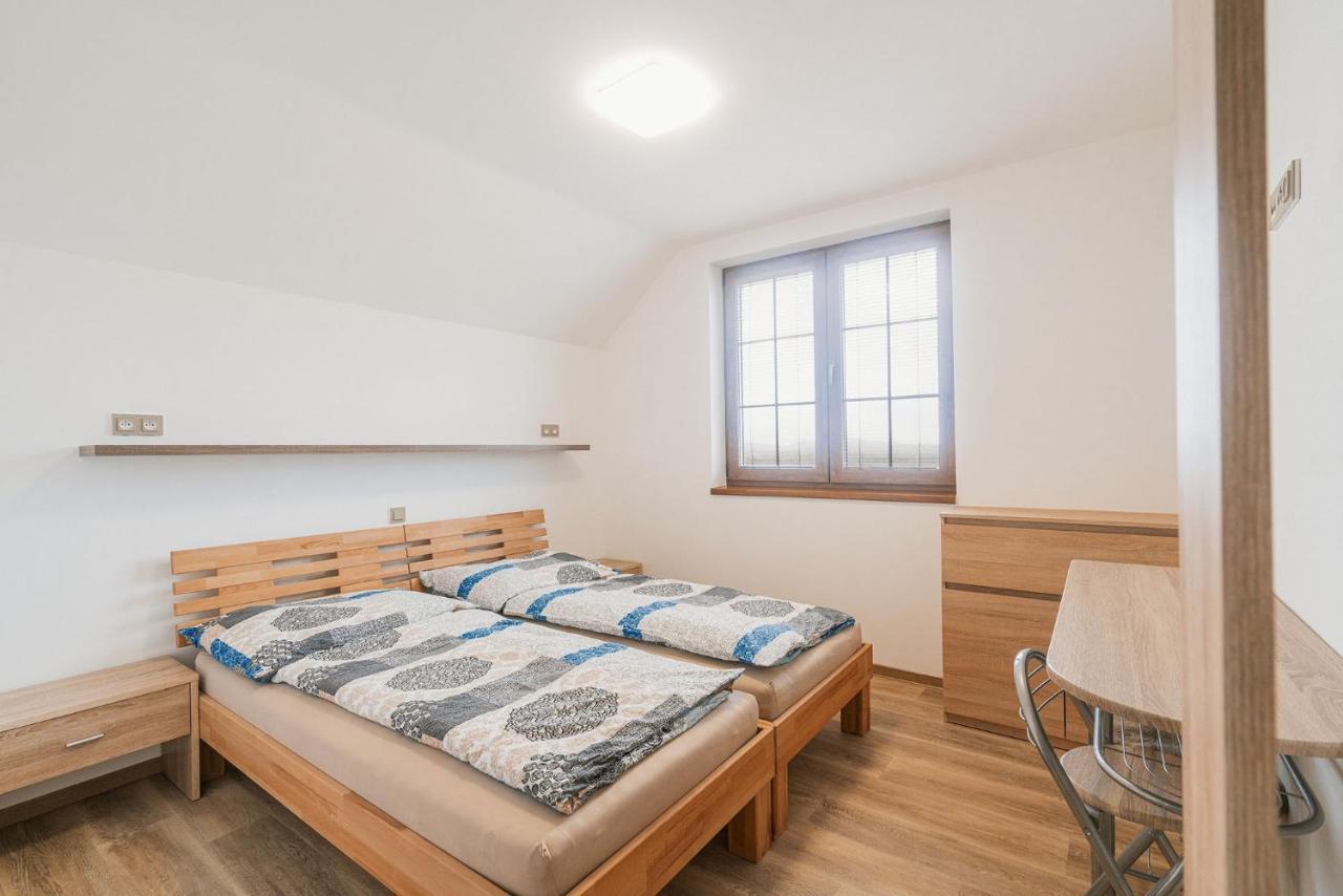 Penzion Dvojka Velké Bílovice Exteriör bild